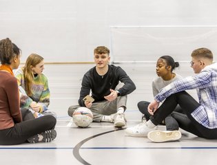 st-group-talking